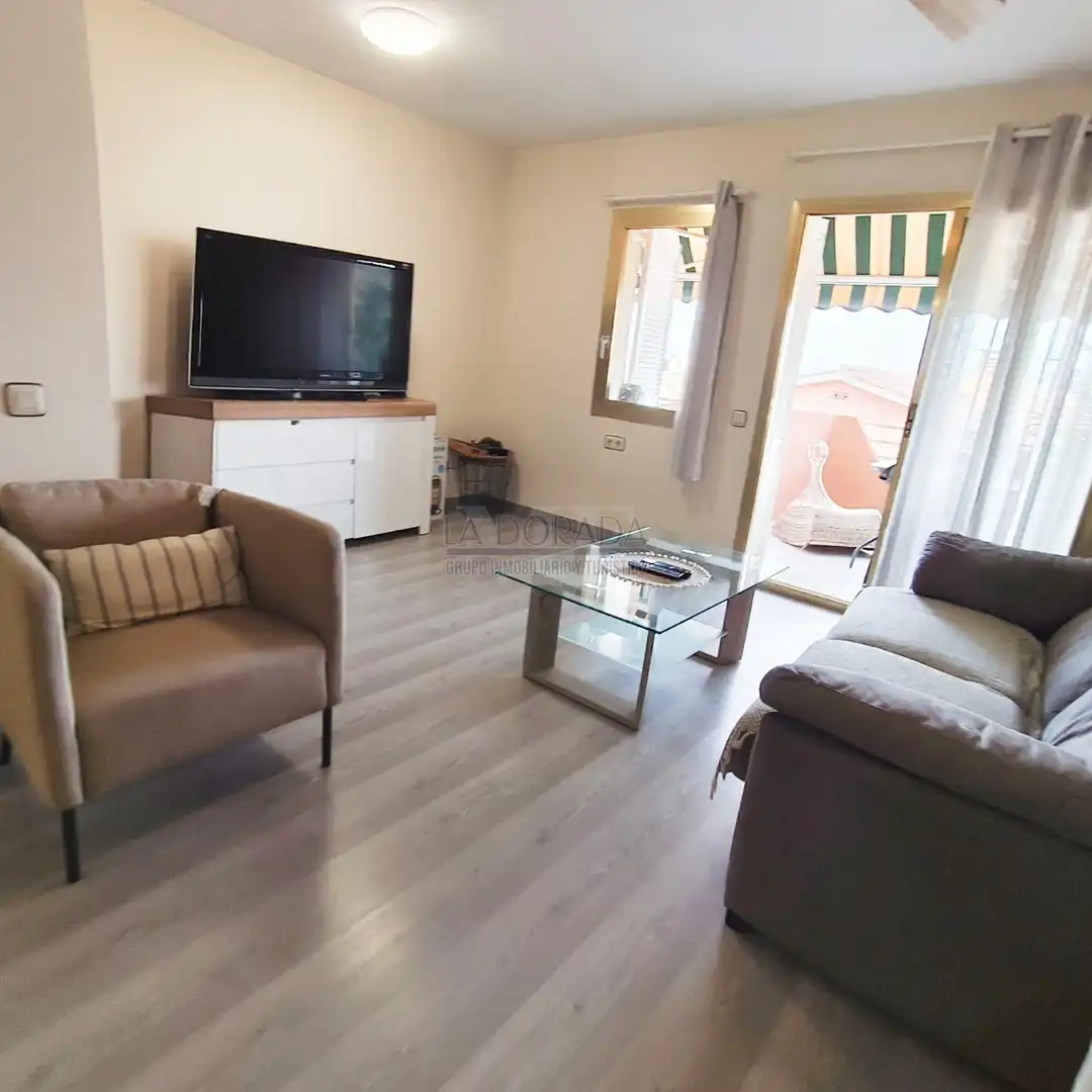 Sala de estar de Apartamento en venta en Cambrils con Amueblado, Balcón y Piscina comunitaria