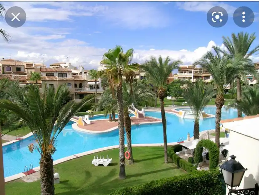 Schwimmbecken von Erdgeschoss zum Verkauf in Torrevieja mit Klimaanlage, Heizung und Terrasse