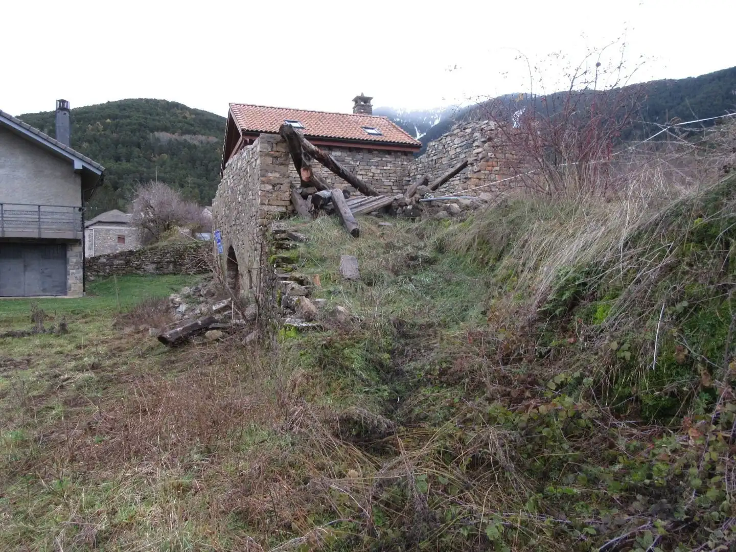 Exterior view of Houses for sale in Yésero  with Private garden