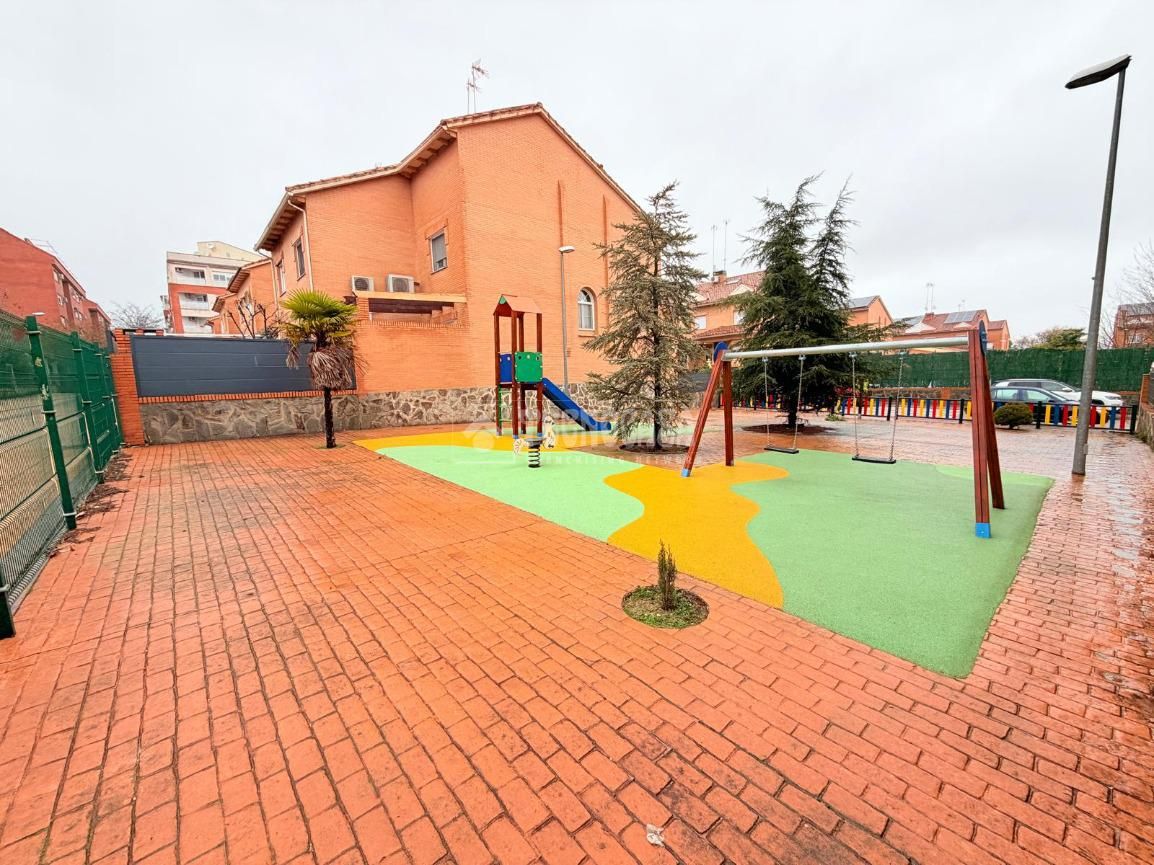 Parking of Single-family semi-detached for sale in Valdemoro  with Heating