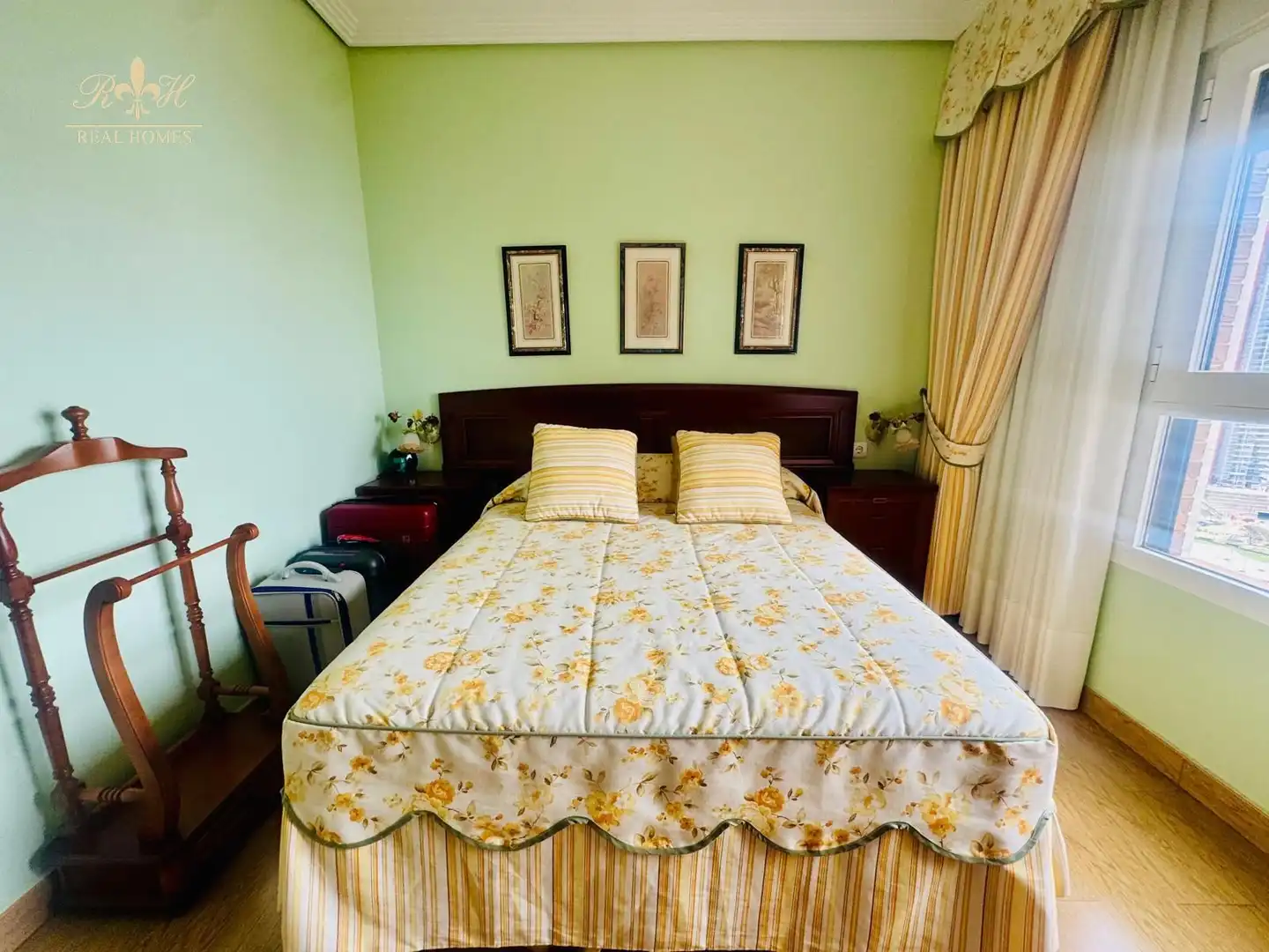 Habitación de Piso en venta en Benidorm con Aire acondicionado, Terraza y Piscina