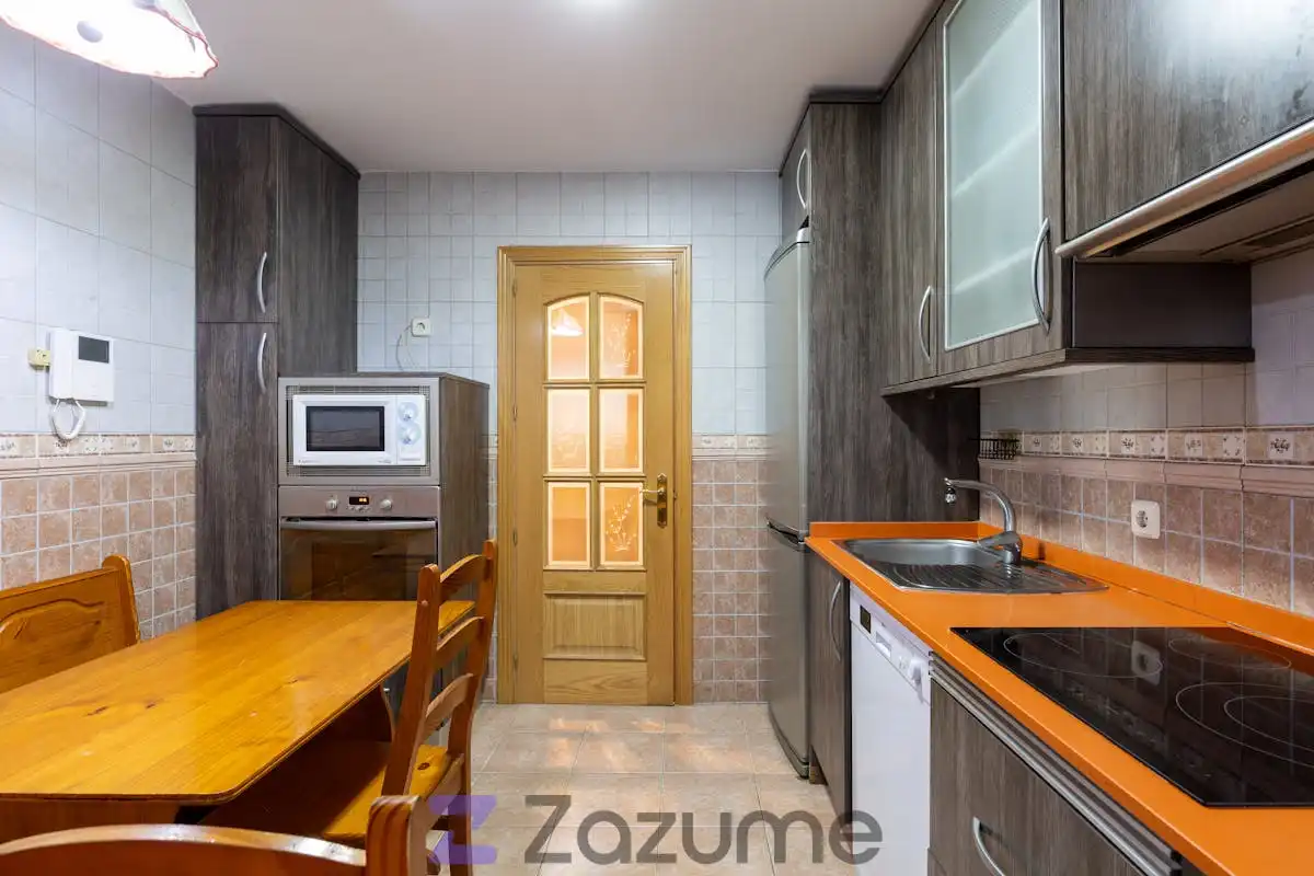Wohnung zur Miete in Av. del Dr. García Tapia, Marroquina