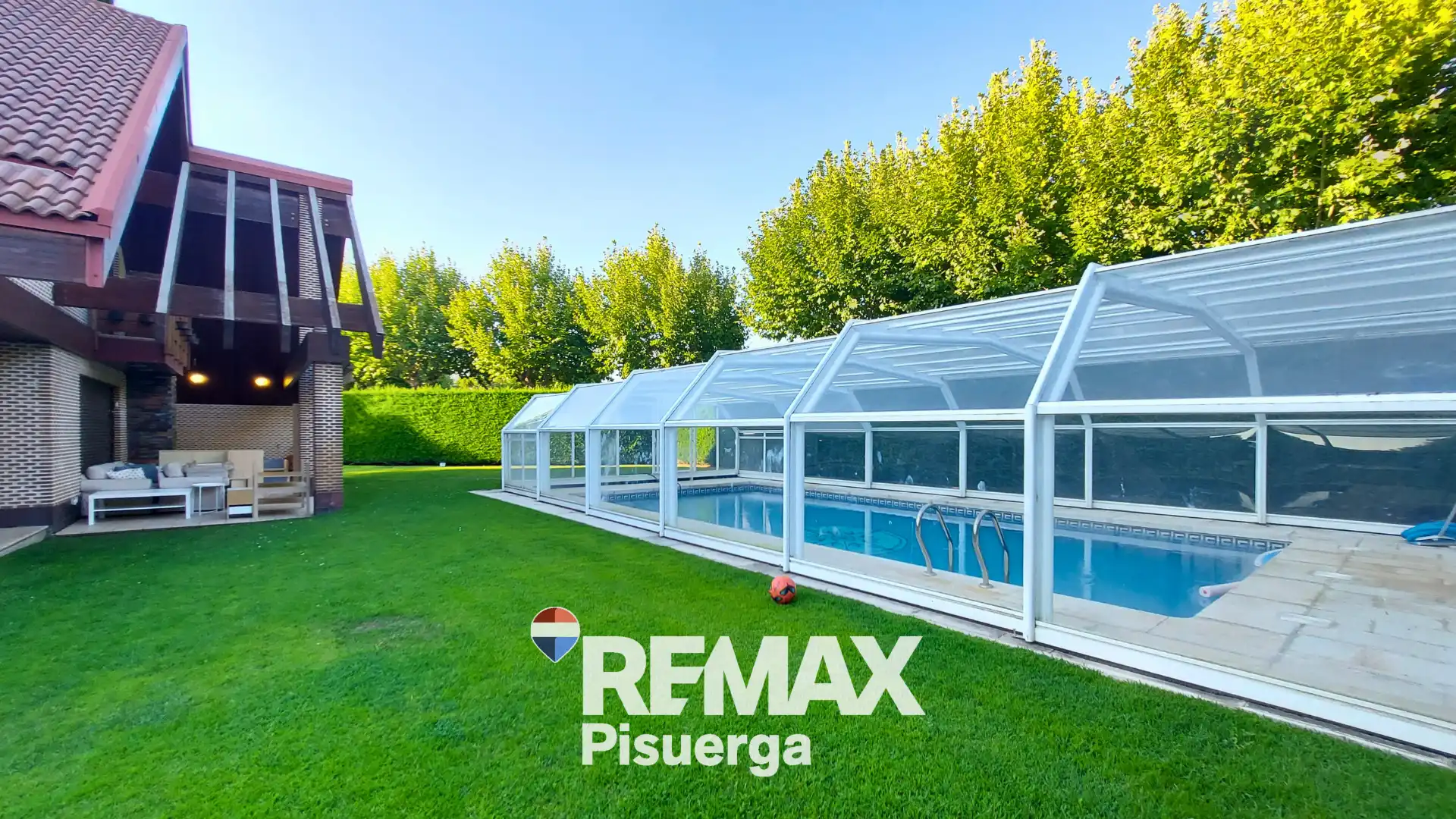 Piscina de Casa o xalet en venda en Boecillo amb Aire condicionat, Calefacció i Jardí privat