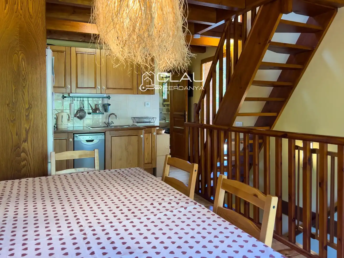 Küche von Einfamilien-Reihenhaus zur Miete in Latour - de - Carol mit Heizung, Privatgarten und Terrasse