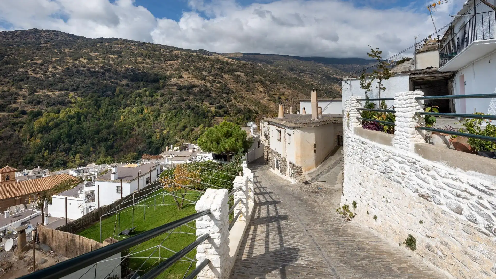 Exterior view of Residential for sale in Pampaneira