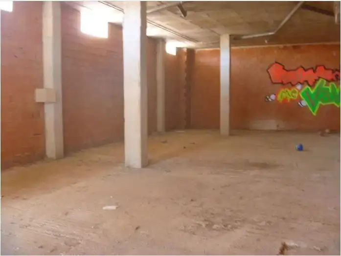 Business premises for sale in Calle Carmen Martín Gaite 46