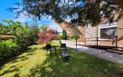 Jardí de Casa o xalet en venda en Medio Cudeyo amb Calefacció, Jardí privat i Terrassa