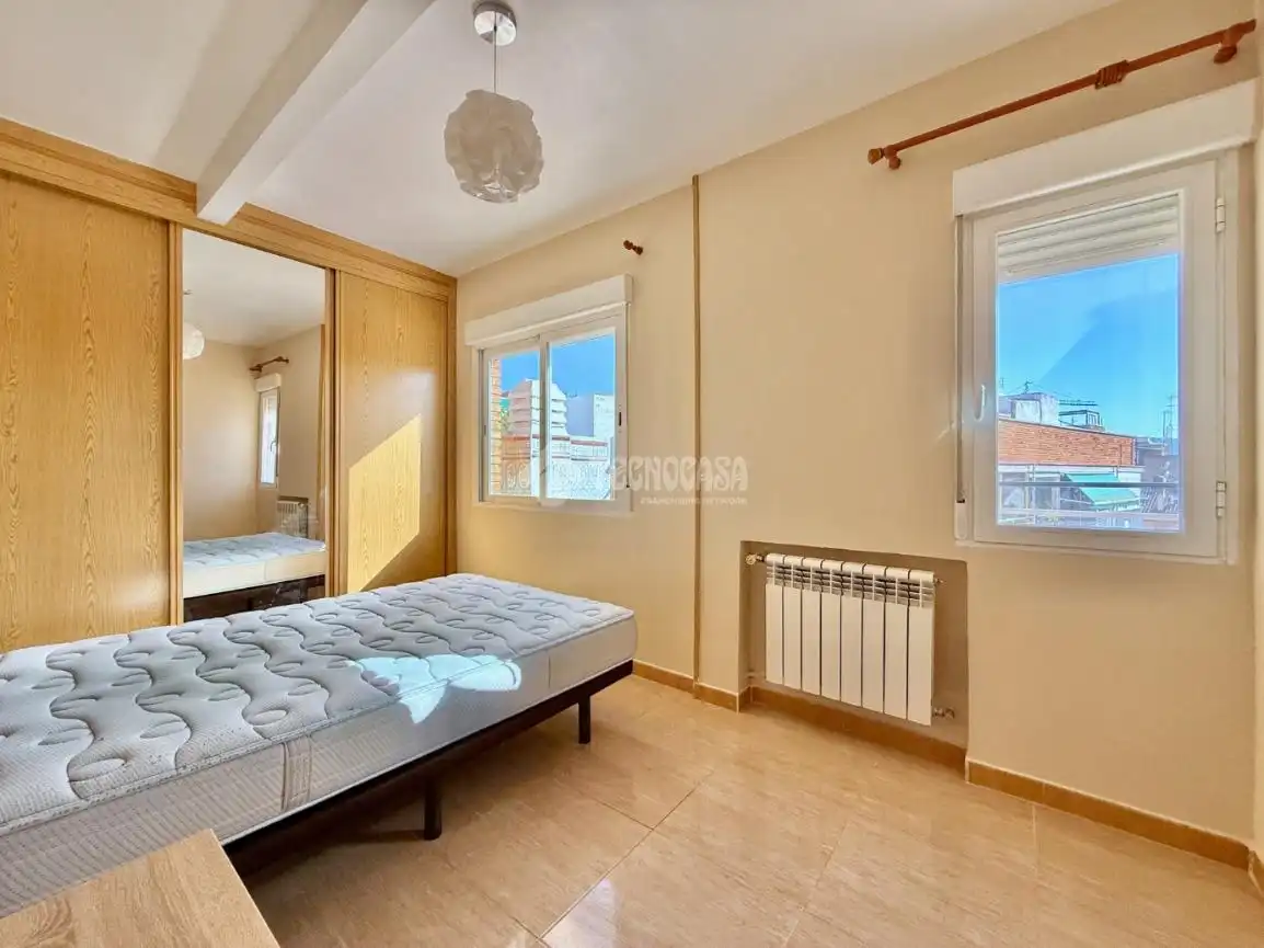 Schlafzimmer von Maisonette zum Verkauf in Alcalá de Henares mit Klimaanlage, Terrasse und Balkon