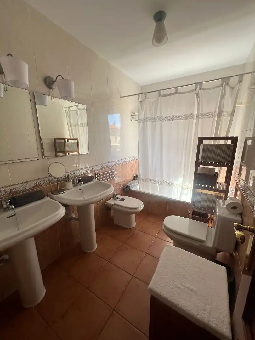 Baño de Casa adosada en venta en Islantilla con Jardín privado, Trastero y Piscina comunitaria