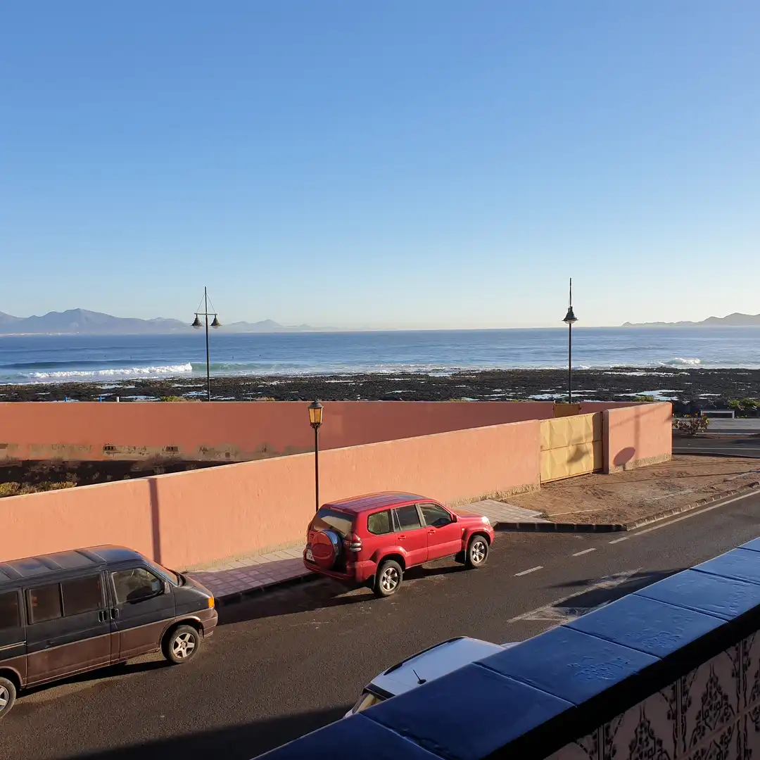 Vista exterior de Casa o xalet en venda en La Oliva amb Terrassa, Balcó i Piscina comunitària