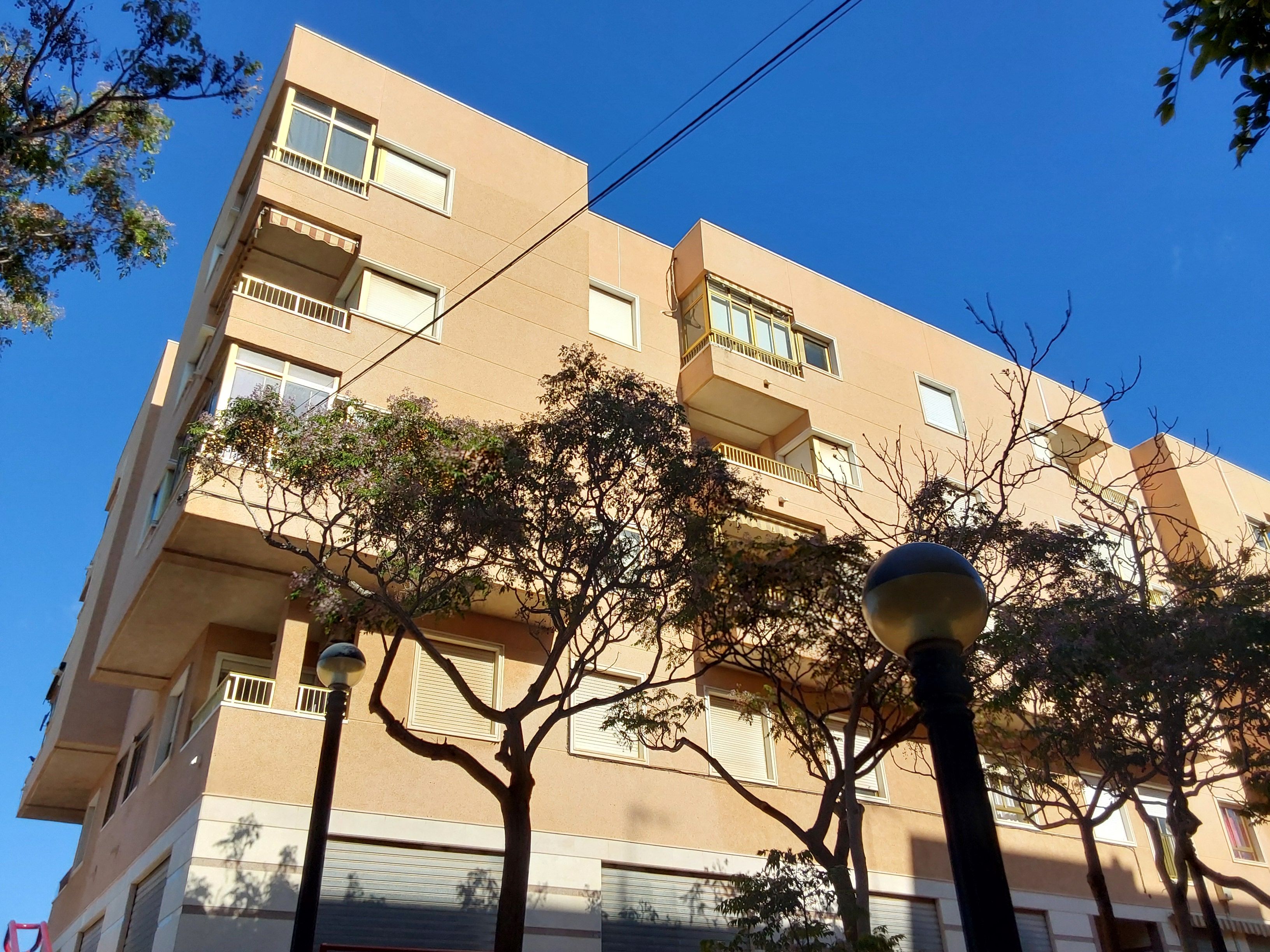 Vista exterior de Piso en venta en Elche / Elx