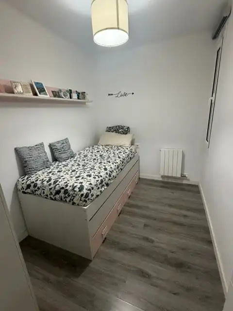 Habitación de Piso en venta en L'Hospitalet de Llobregat con Amueblado y Balcón