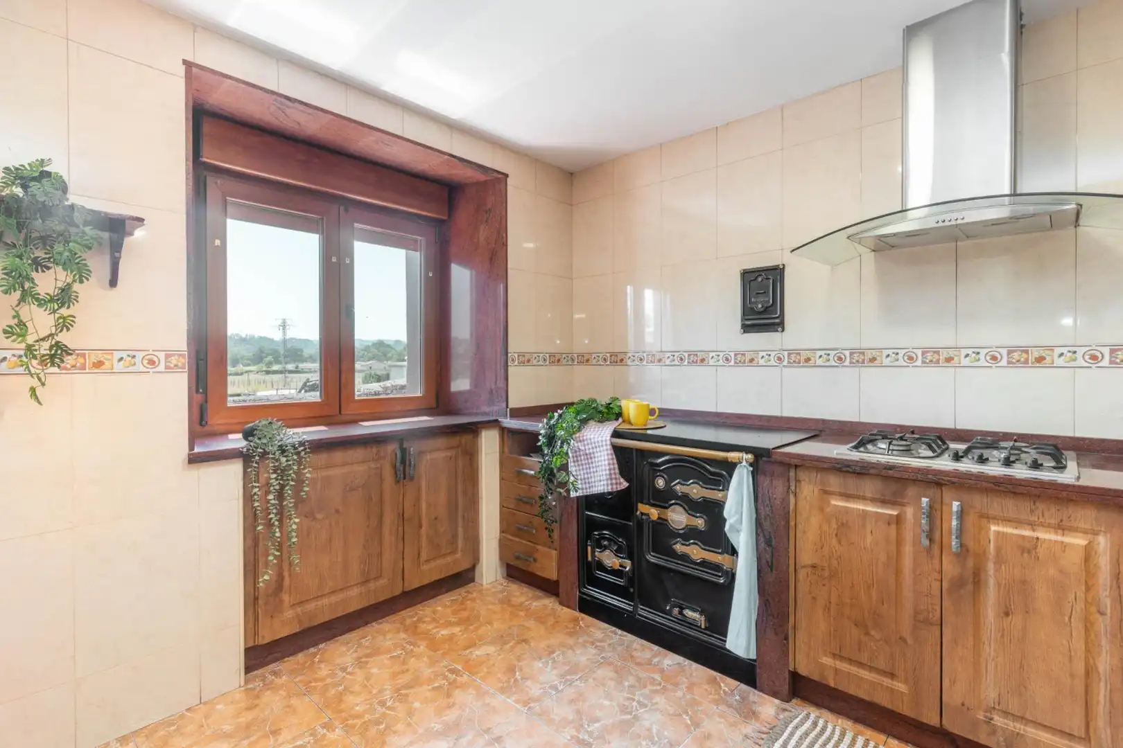Cocina de Casa o chalet en venta en Sariego con Calefacción, Terraza y Amueblado