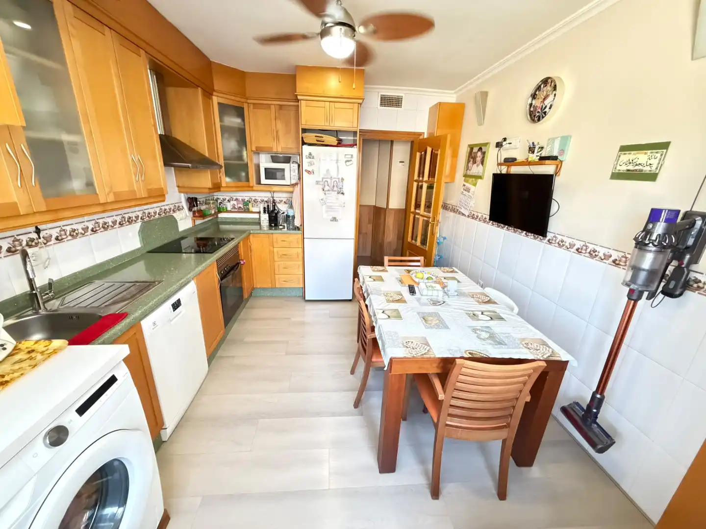 Flat with terrace for sale in Calle Alfonso X El Sabio 1, imagen 9