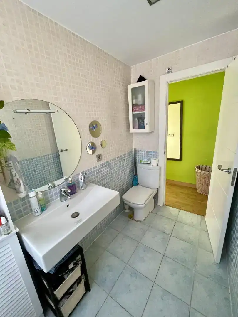 Baño de Piso en venta en La Nucia con Jardín privado y Amueblado