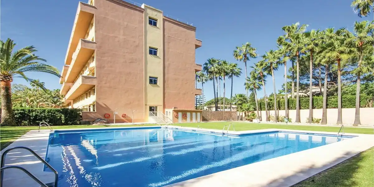 Piscina de Dúplex en venda en Marbella amb Aire condicionat, Terrassa i Piscina