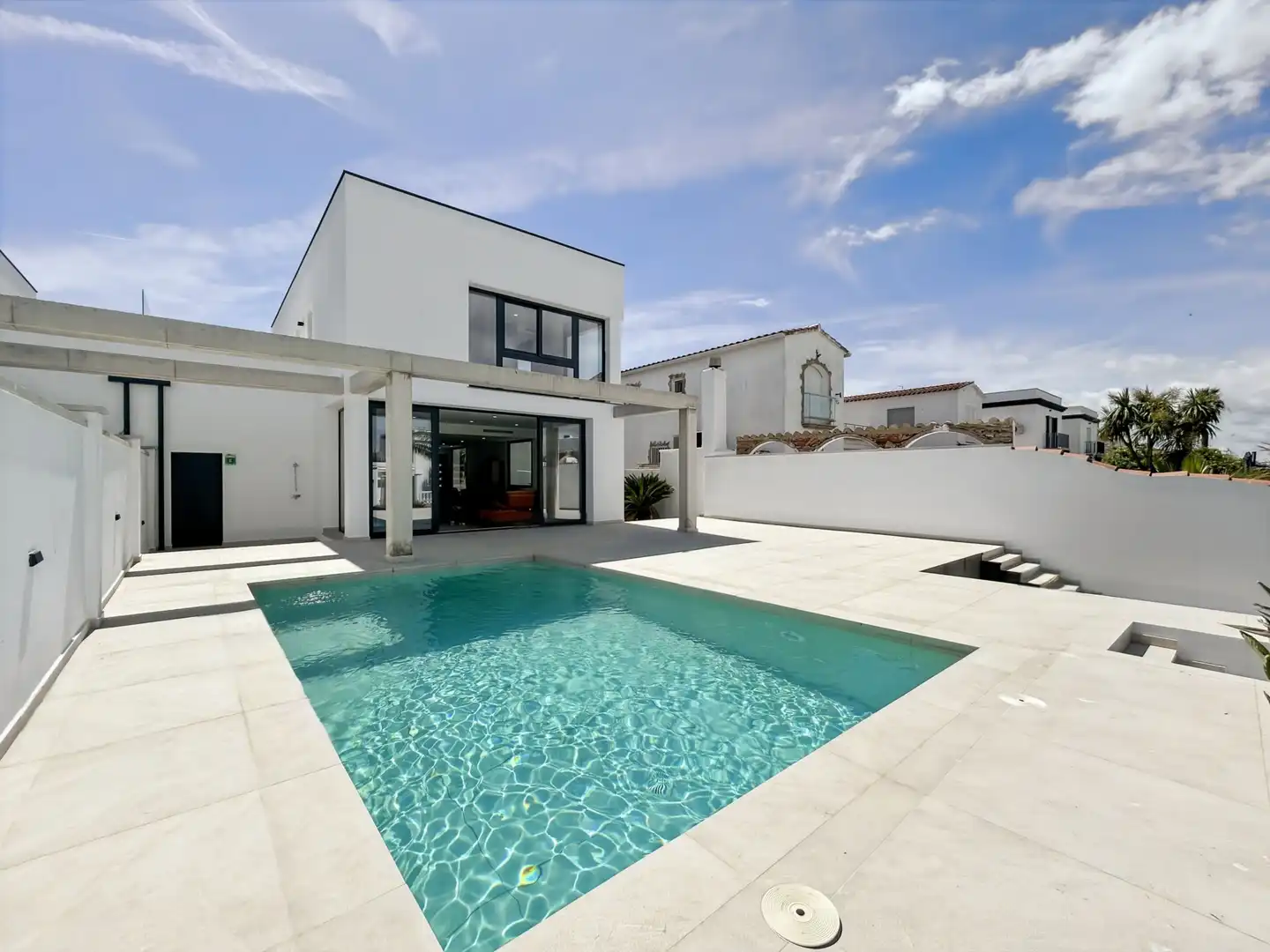 Swimming pool of Detached homes for sale in Empuriabrava  with Air Conditioner, Heating and Swimming Pool