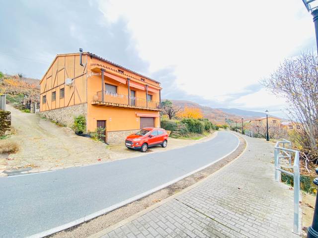 Casa-chalet en Venta en Paseo Naranjos, 108 en Valdastillas