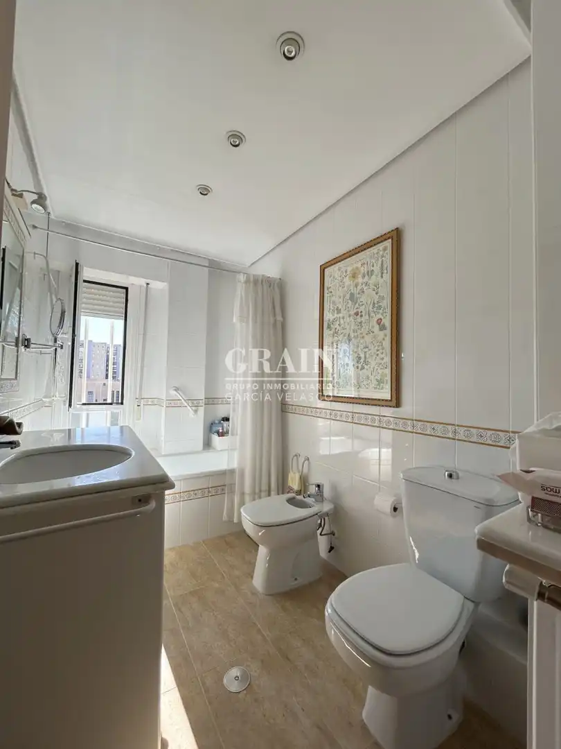 Bathroom of Flat for rent in Albacete  with Air Conditioner, Heating and Storage room