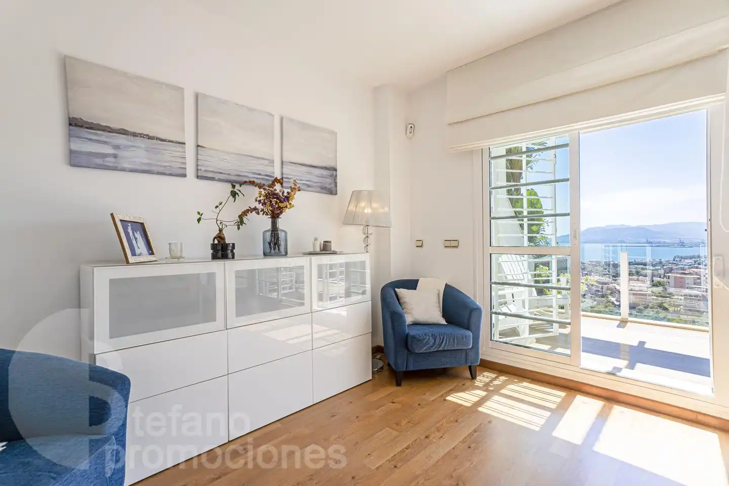 Sala de estar de Casa adosada en venta en Málaga con Aire acondicionado, Jardín privado y Terraza