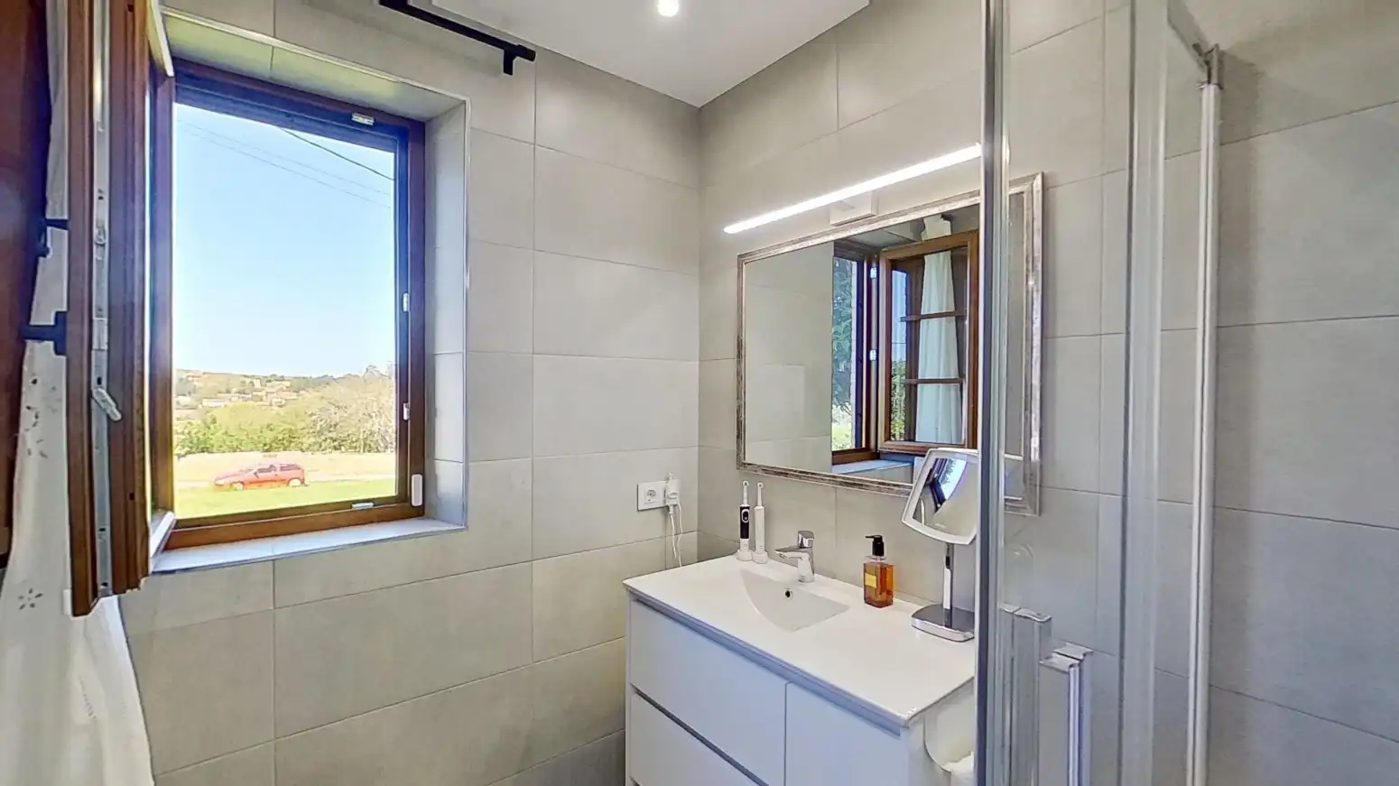 Baño de Casa o chalet en venta en Alfoz de Lloredo con Calefacción, Terraza y Balcón