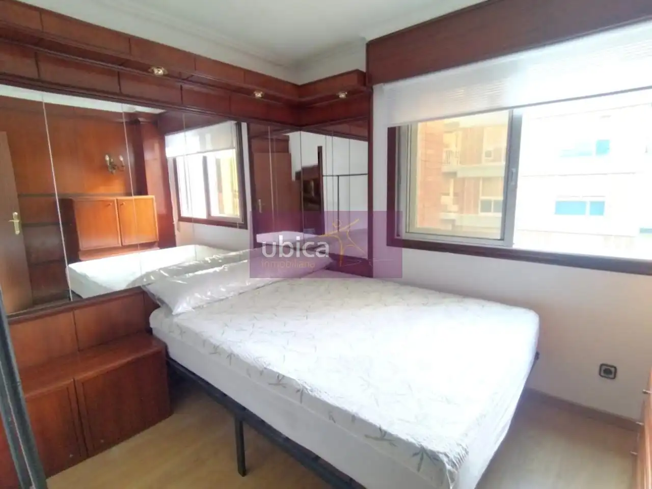 Habitación de Piso en venta en Vigo  con Trastero y Amueblado