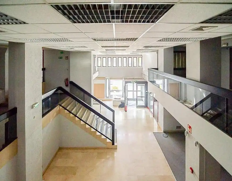 Business premises for sale in Avenida Solidaridad 7, imagen 2
