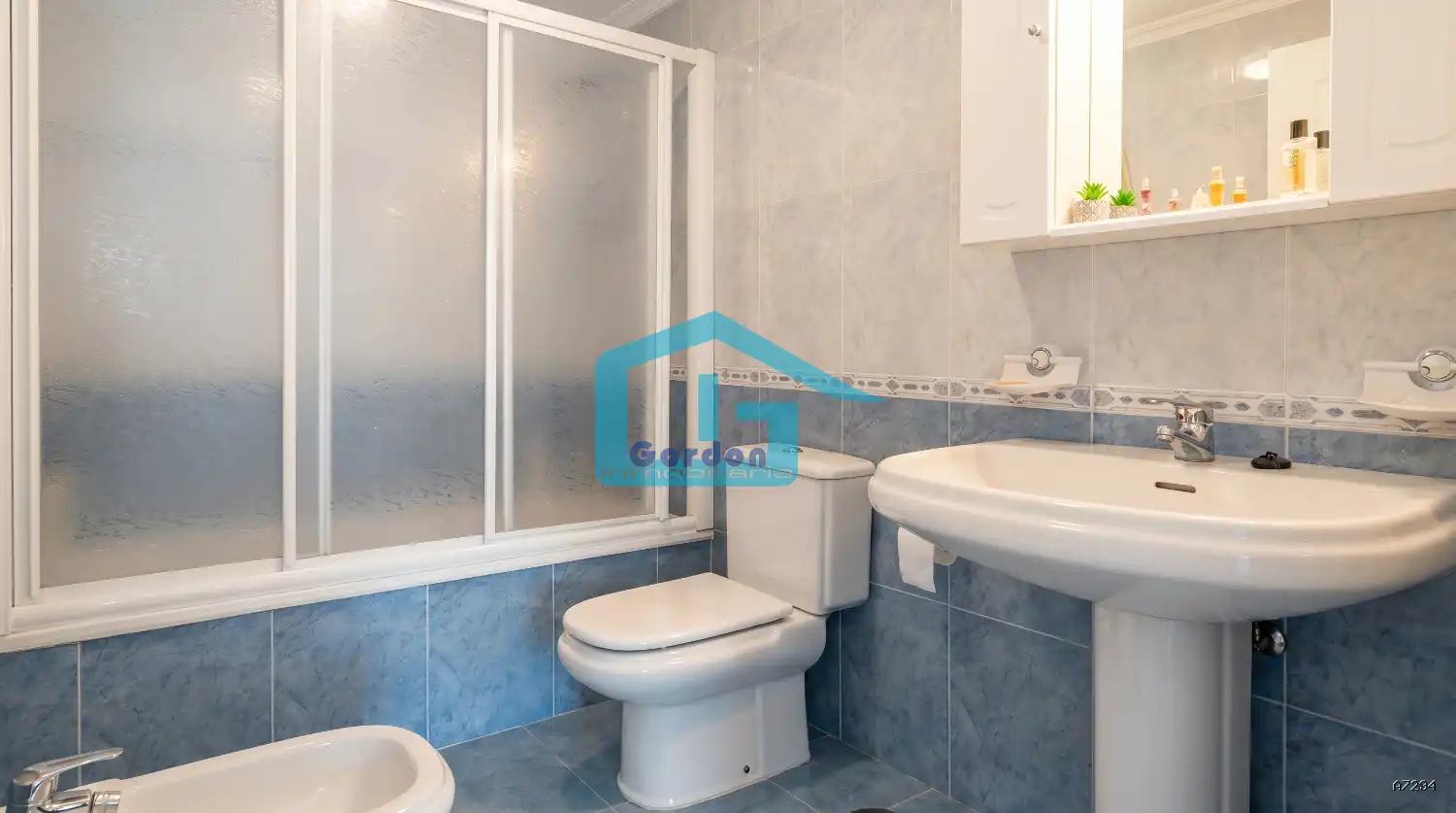 Baño de Ático de alquiler en Sanxenxo con Terraza y Amueblado