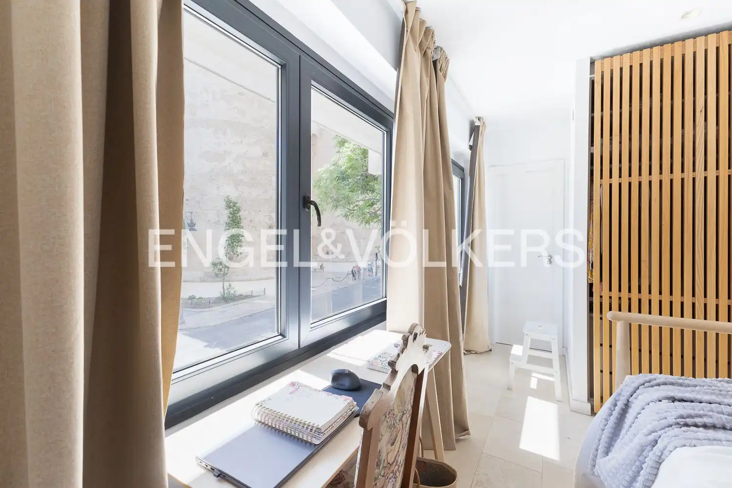 Exterior view of Flat for rent in Valencia  with Air Conditioner, Heating and Terrace