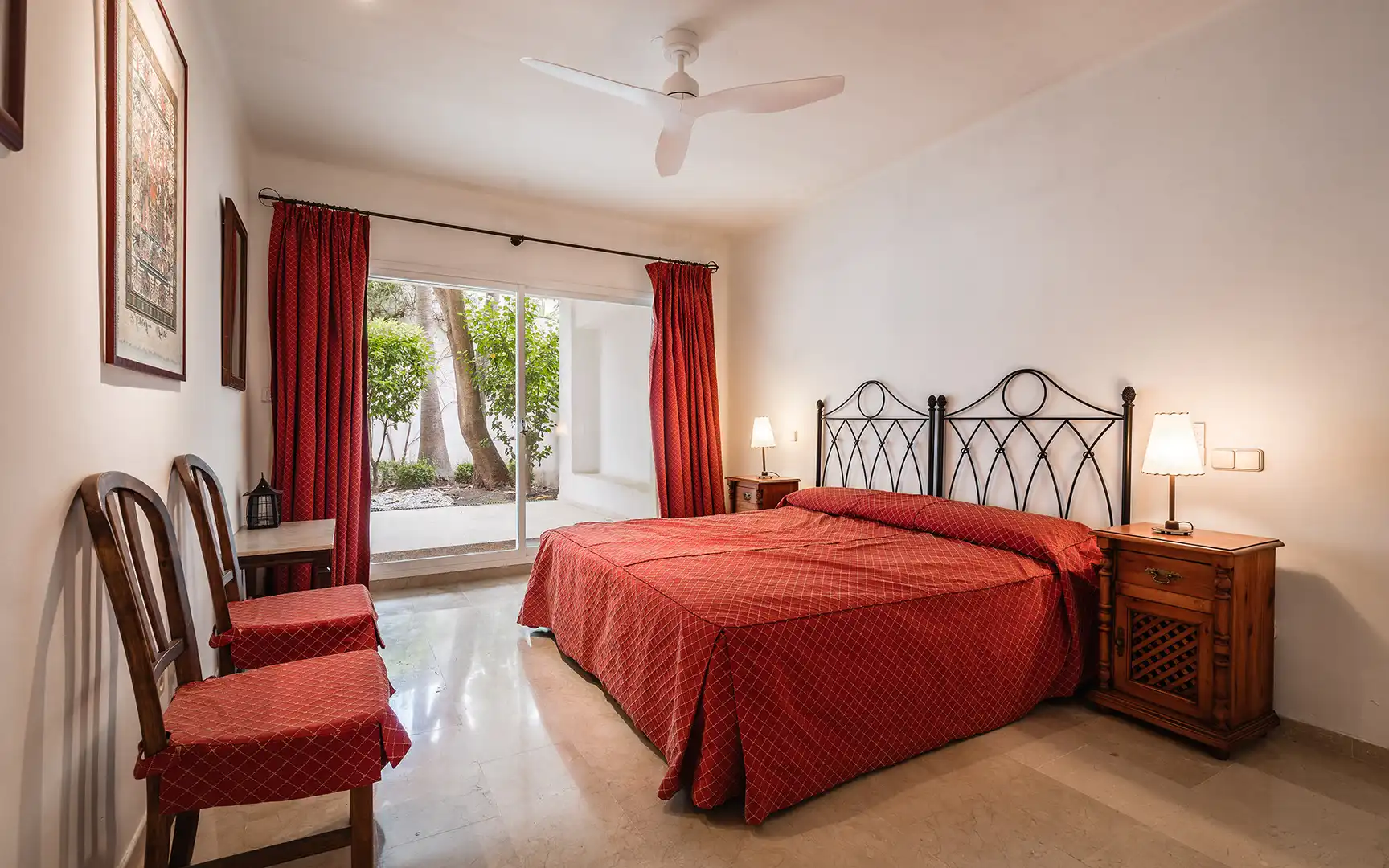 Habitación de Planta baja en venta en Marbella con Aire acondicionado, Jardín privado y Terraza