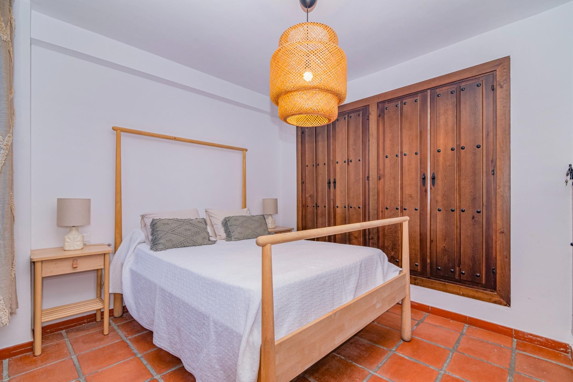 Dormitori de Apartament de lloguer en  Granada Capital amb Aire condicionat