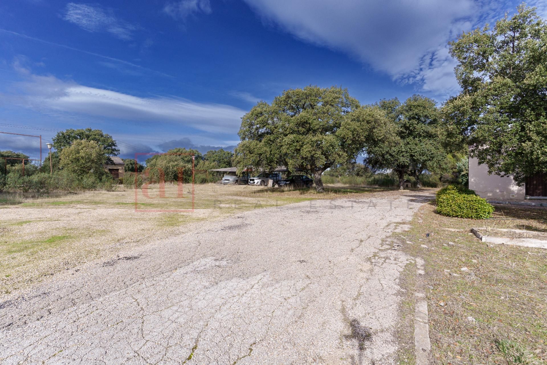 Vista exterior de Finca rústica en venta en Villanueva de la Cañada con Jardín privado y Piscina