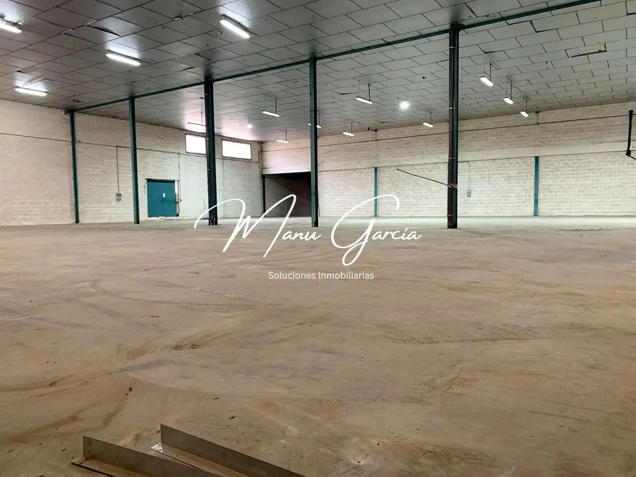 Fabrikhallen zur Miete in Lucena