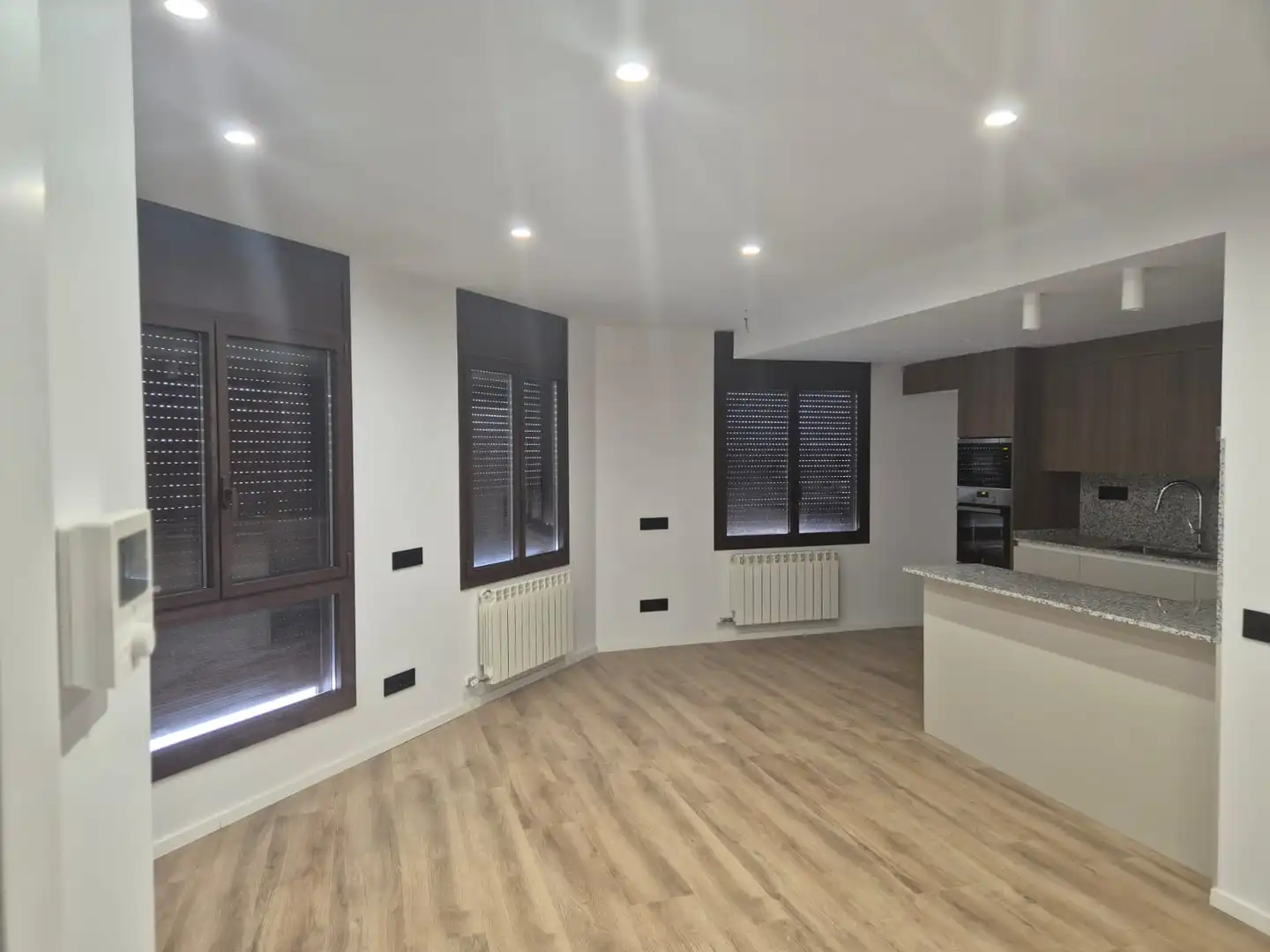 Kitchen of Flat for rent in Santpedor  with Air Conditioner, Heating and Oven