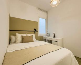 Bedroom of Flat to share in  Barcelona Capital  with Heating and Washing machine