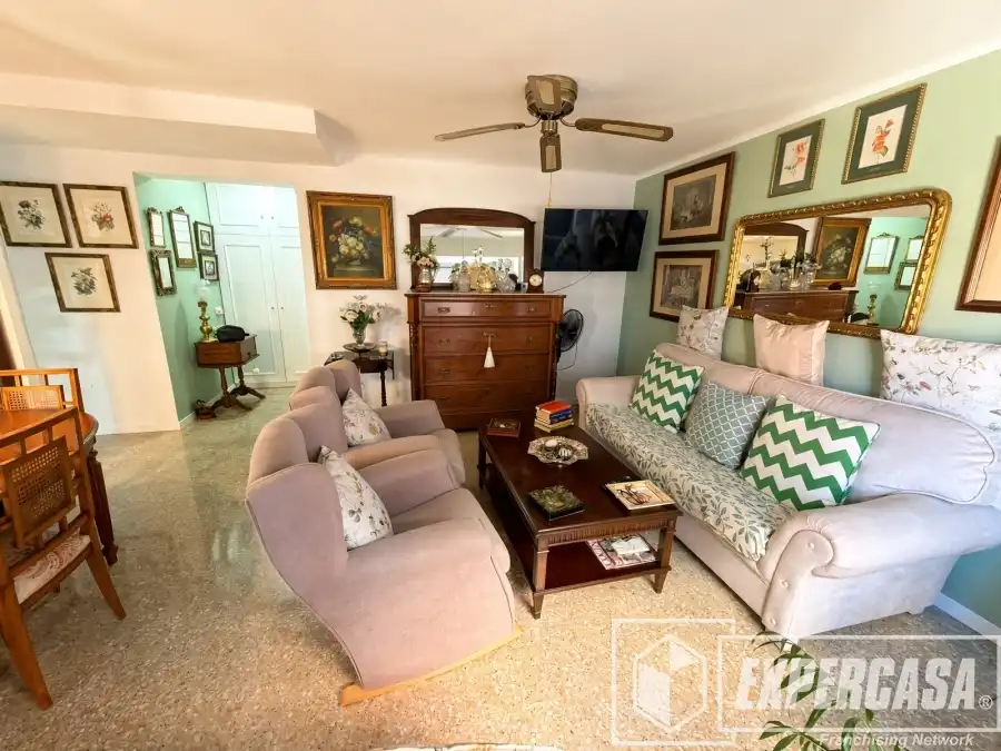 Sala d'estar de Pis en venda en Valencia amb Aire condicionat