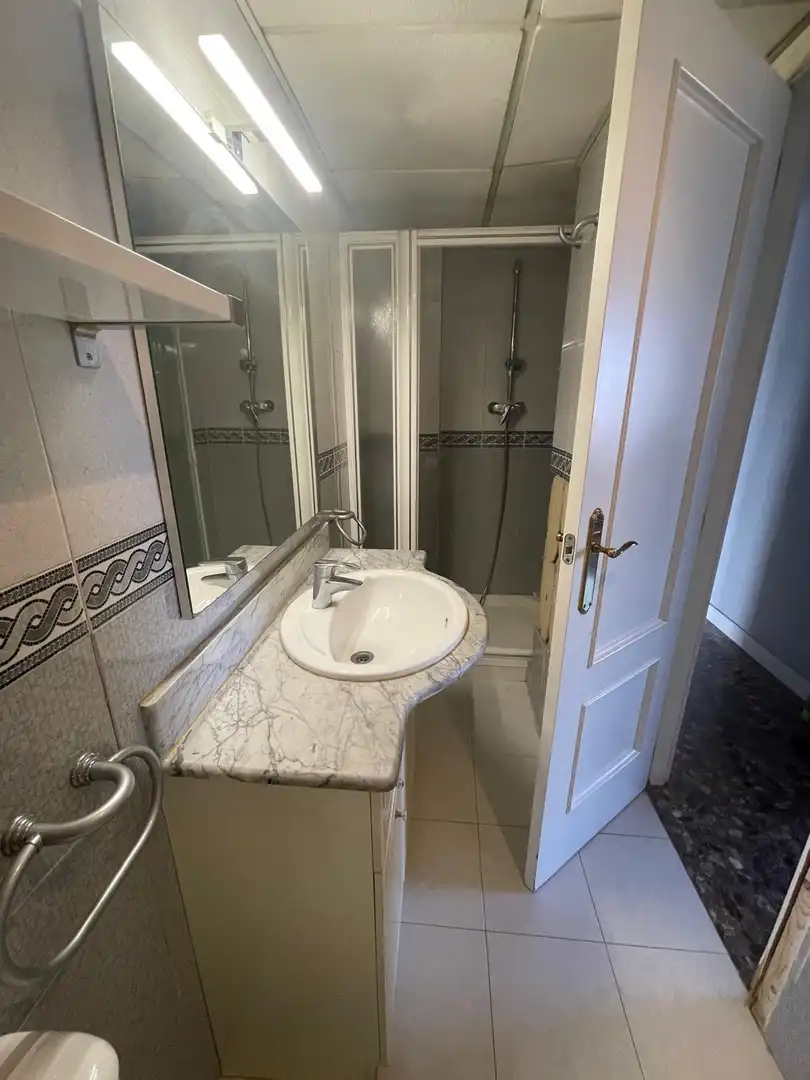 Baño de Piso en venta en Valencia con Aire acondicionado, Terraza y Balcón