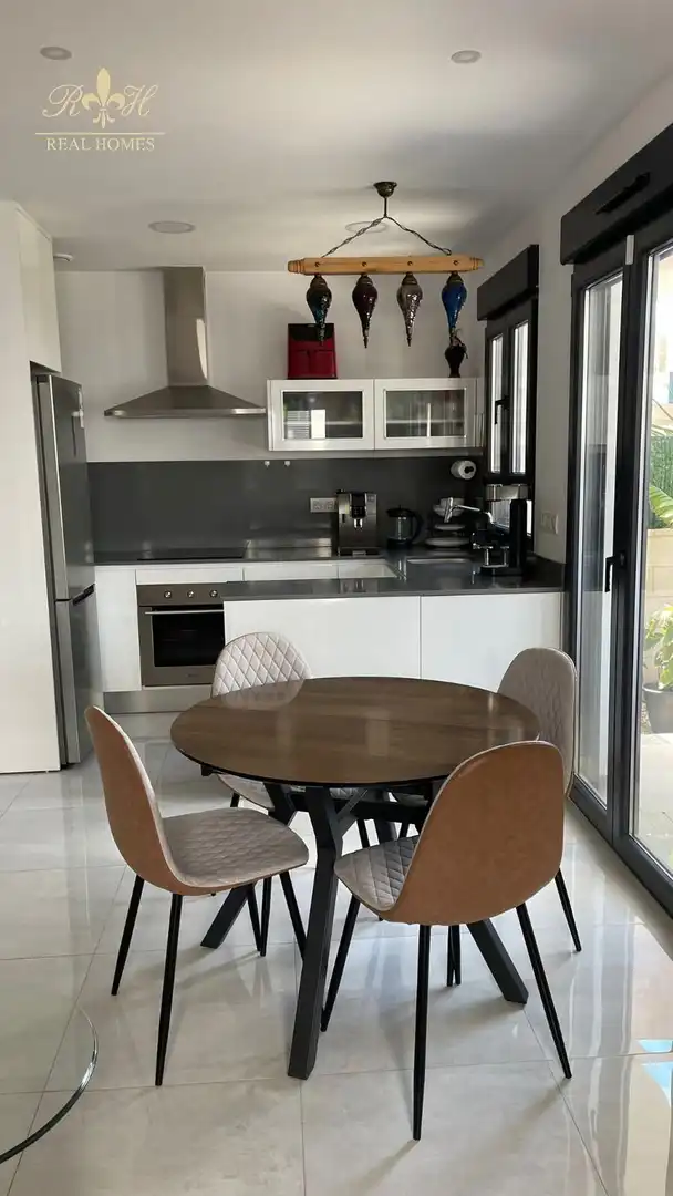 Cuina de Casa o xalet de lloguer en Polop amb Aire condicionat, Terrassa i Piscina