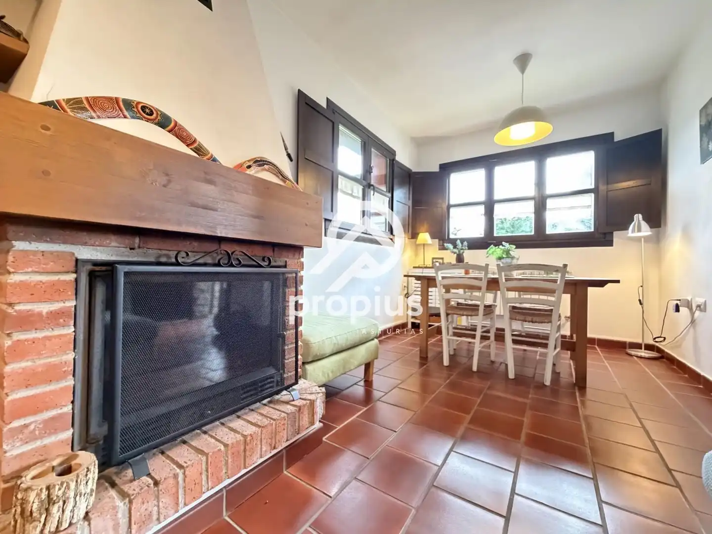 Sala d'estar de Casa adosada en venda en Cangas de Onís amb Calefacció, Jardí privat i Terrassa