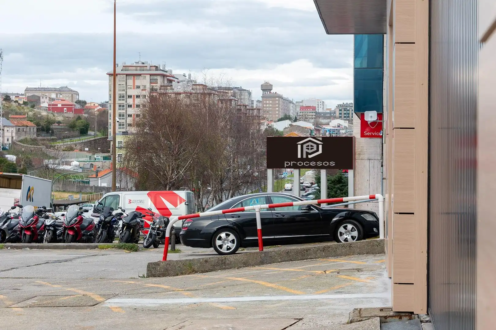 Parking de Oficina de alquiler en A Coruña Capital  con Aire acondicionado y Calefacción