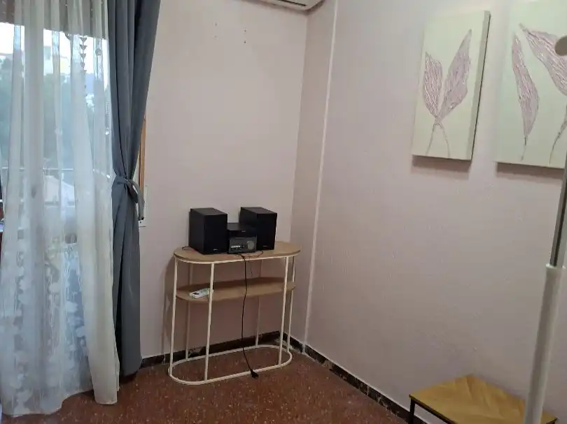 Bedroom of Flat for share in Reus  with Air Conditioner, Heating and Terrace