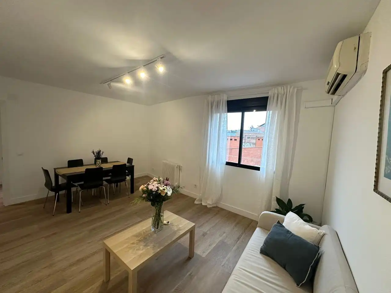 Dúplex de alquiler en Calle Reinosa, Vista Alegre