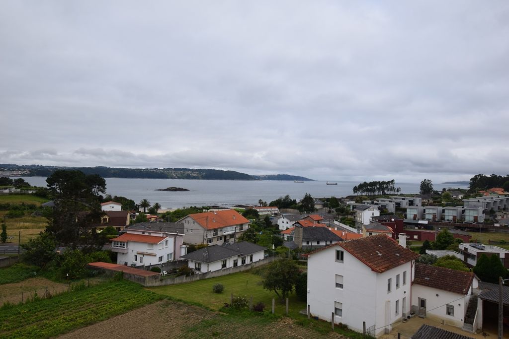 Vista exterior de Casa adosada en venda en Miño amb Calefacció i Moblat