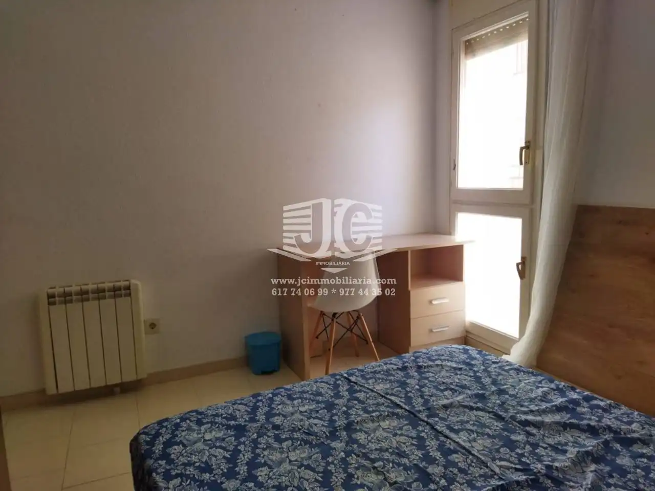 Habitación de Piso de alquiler en Tortosa con Aire acondicionado, Parquet y Amueblado