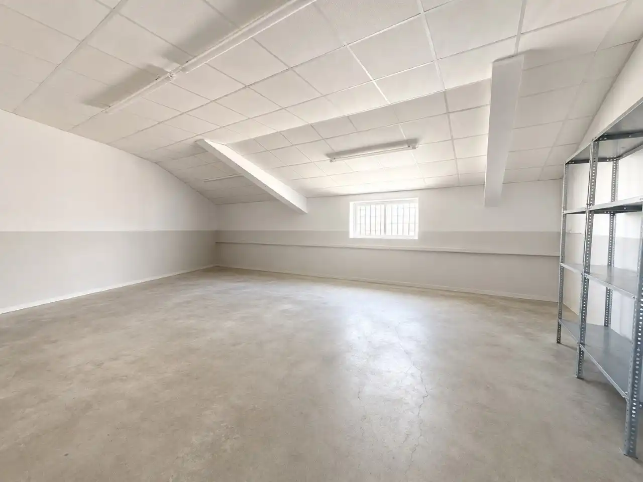 Nave industrial de alquiler en Córdoba con Calefacción y Alarma