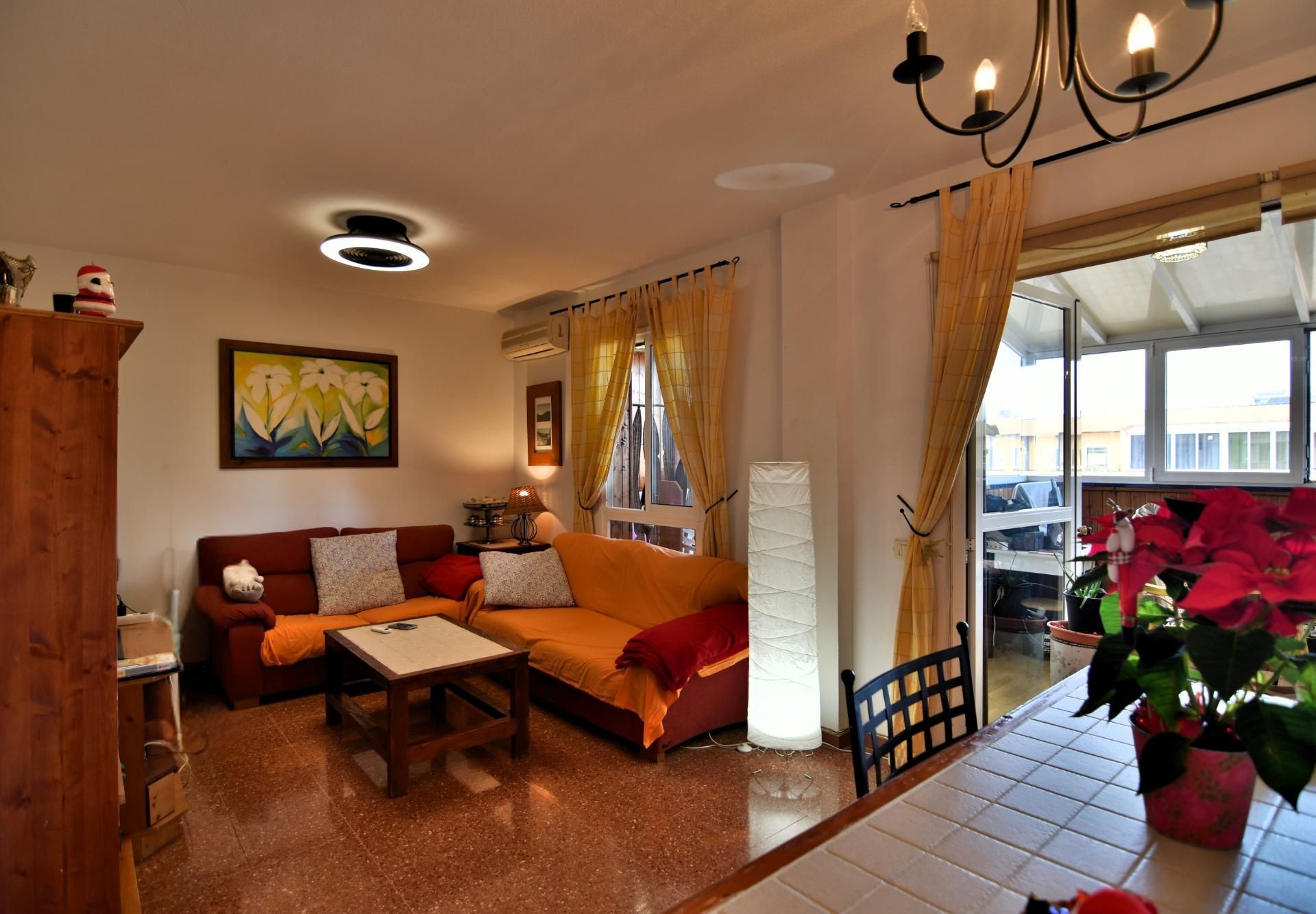 Sala de estar de Ático en venta en Santa Lucía de Tirajana con Terraza, Trastero y Balcón