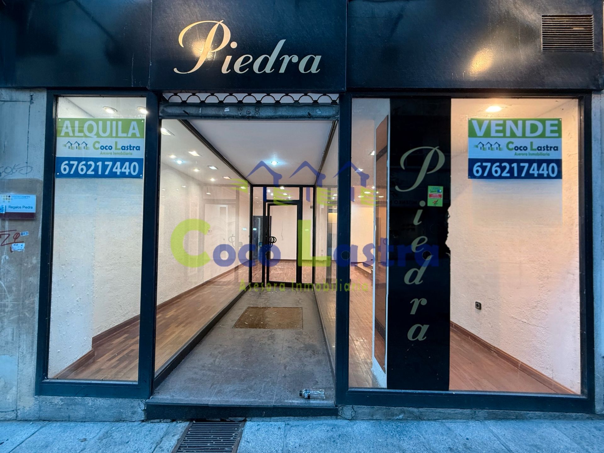 Premises for sale in Salamanca Capital  with Parquet flooring