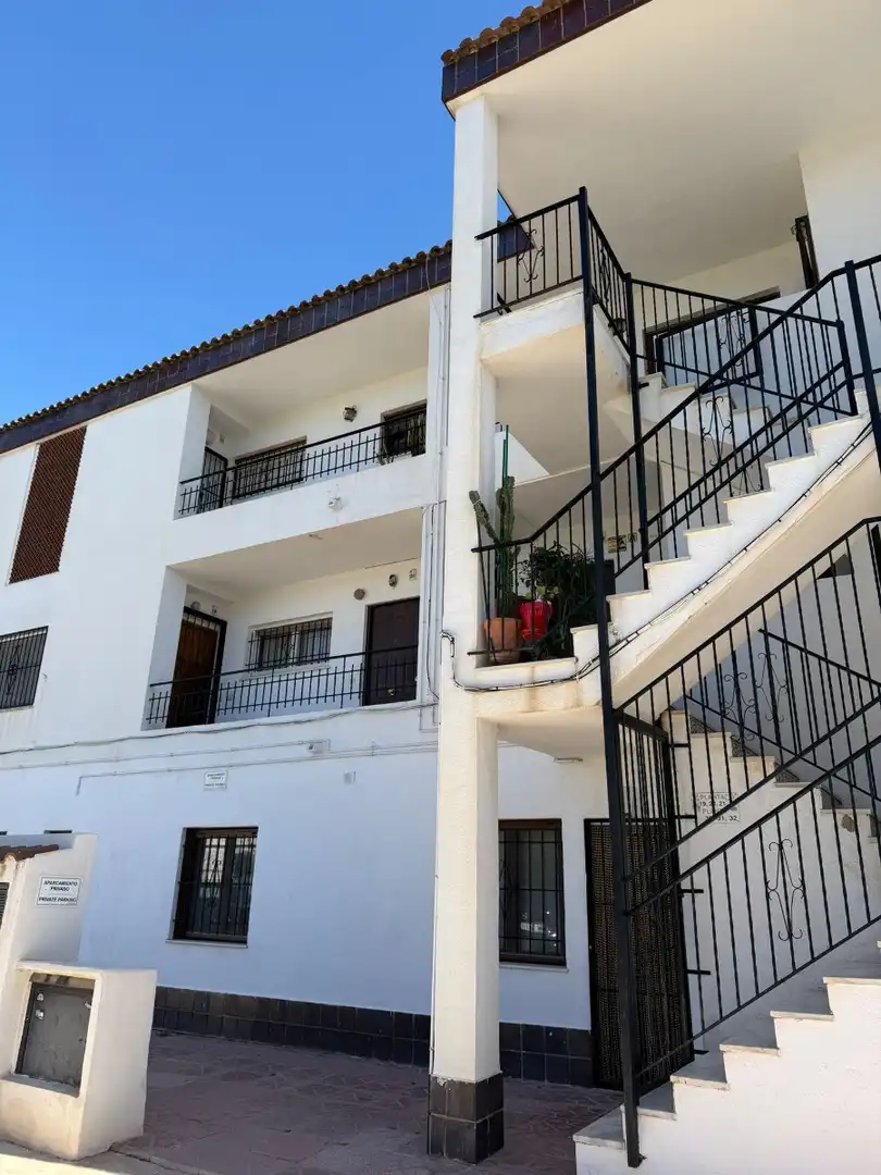 Vista exterior de Pis en venda en Torrevieja amb Aire condicionat, Calefacció i Terrassa