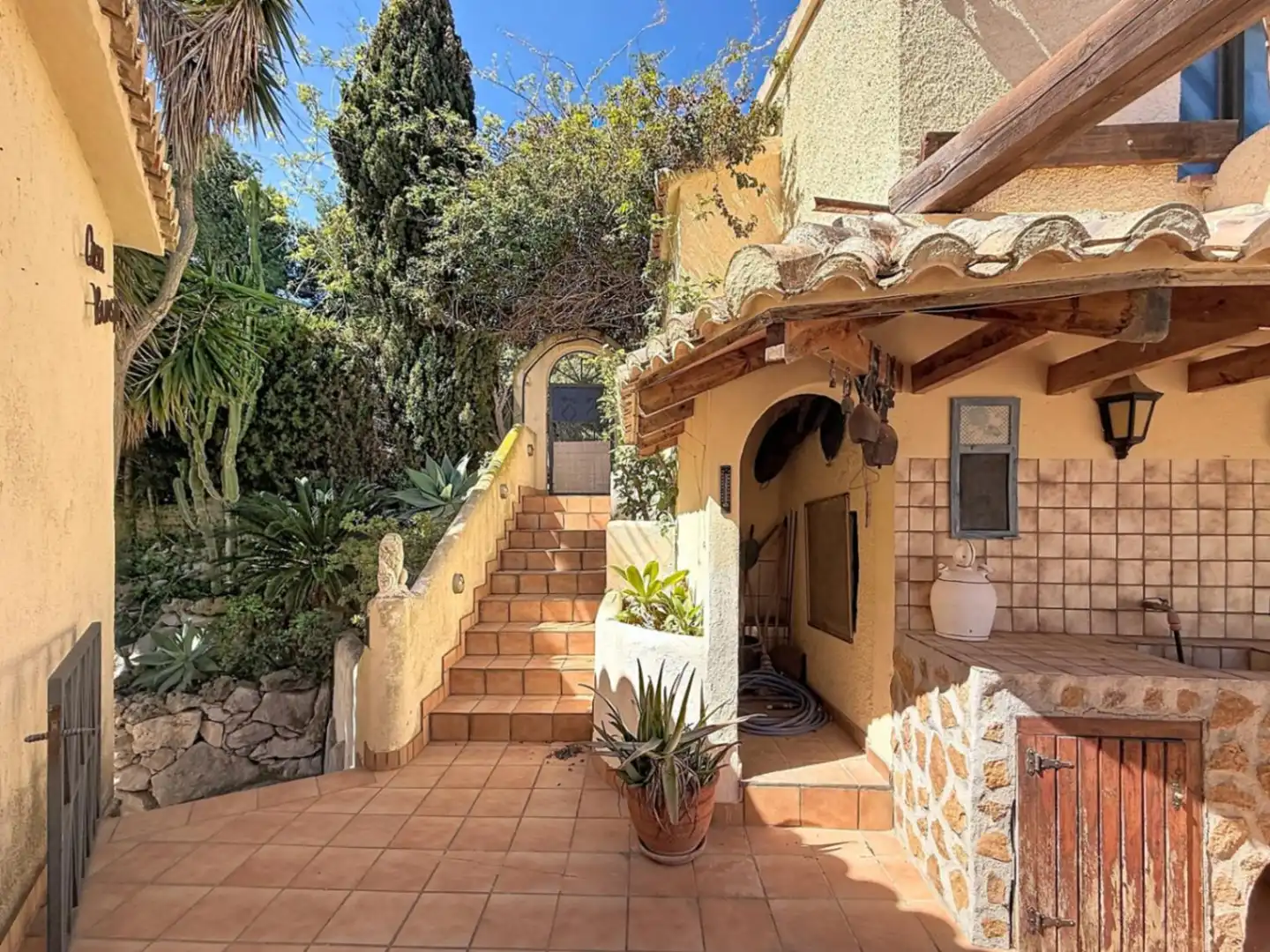 Vista exterior de Casa o chalet en venta en Benitachell / El Poble Nou de Benitatxell con Aire acondicionado, Calefacción y Jardín privado