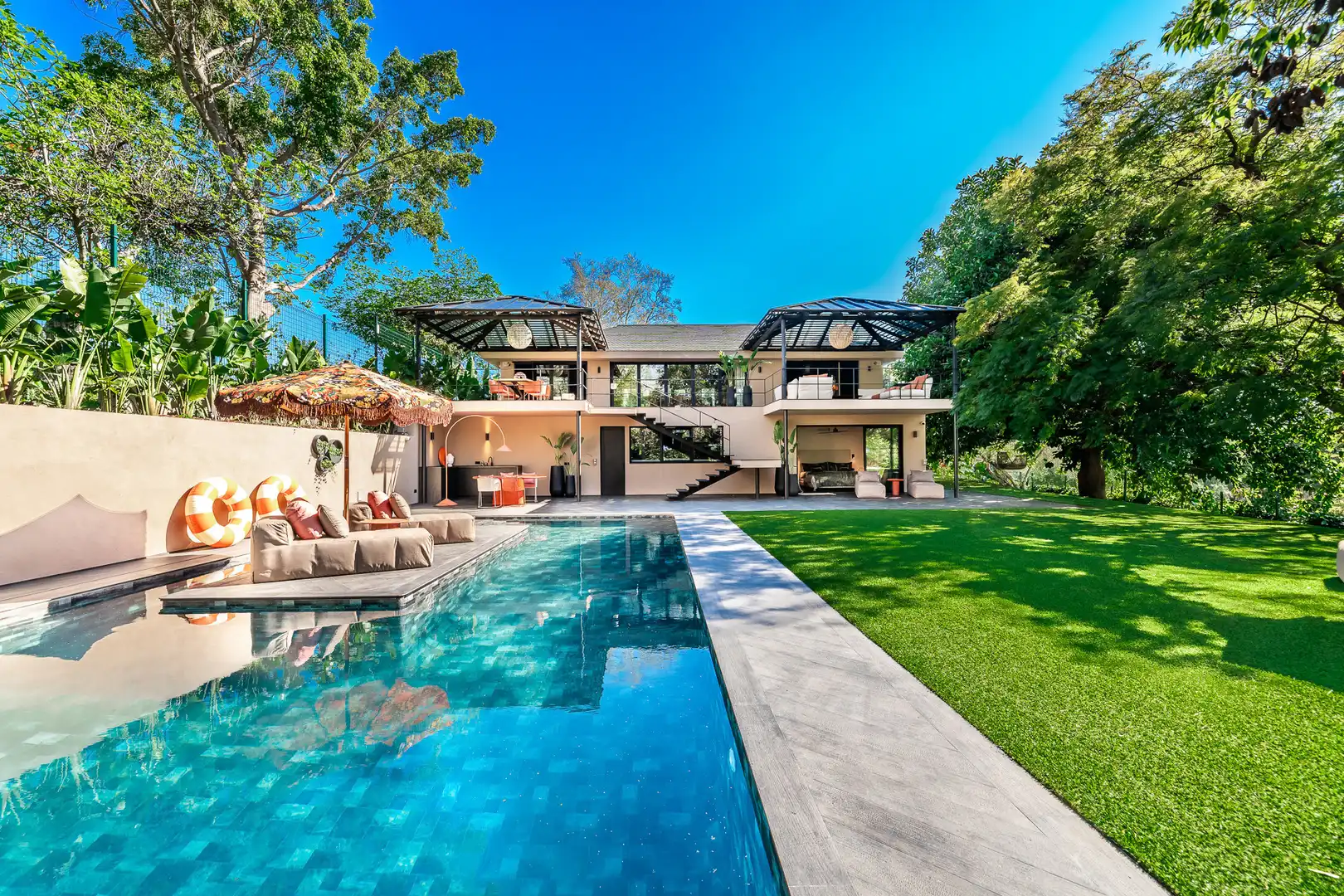 Swimming pool of Houses for sale in Marbella  with Air Conditioner, Private garden and Terrace